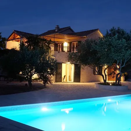 Villa Sunset Hill Sutivan