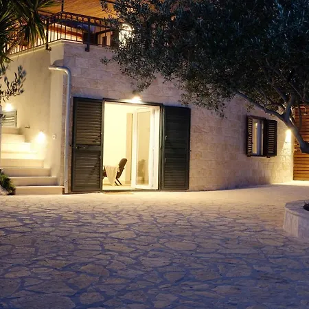 Villa Sunset Hill Sutivan